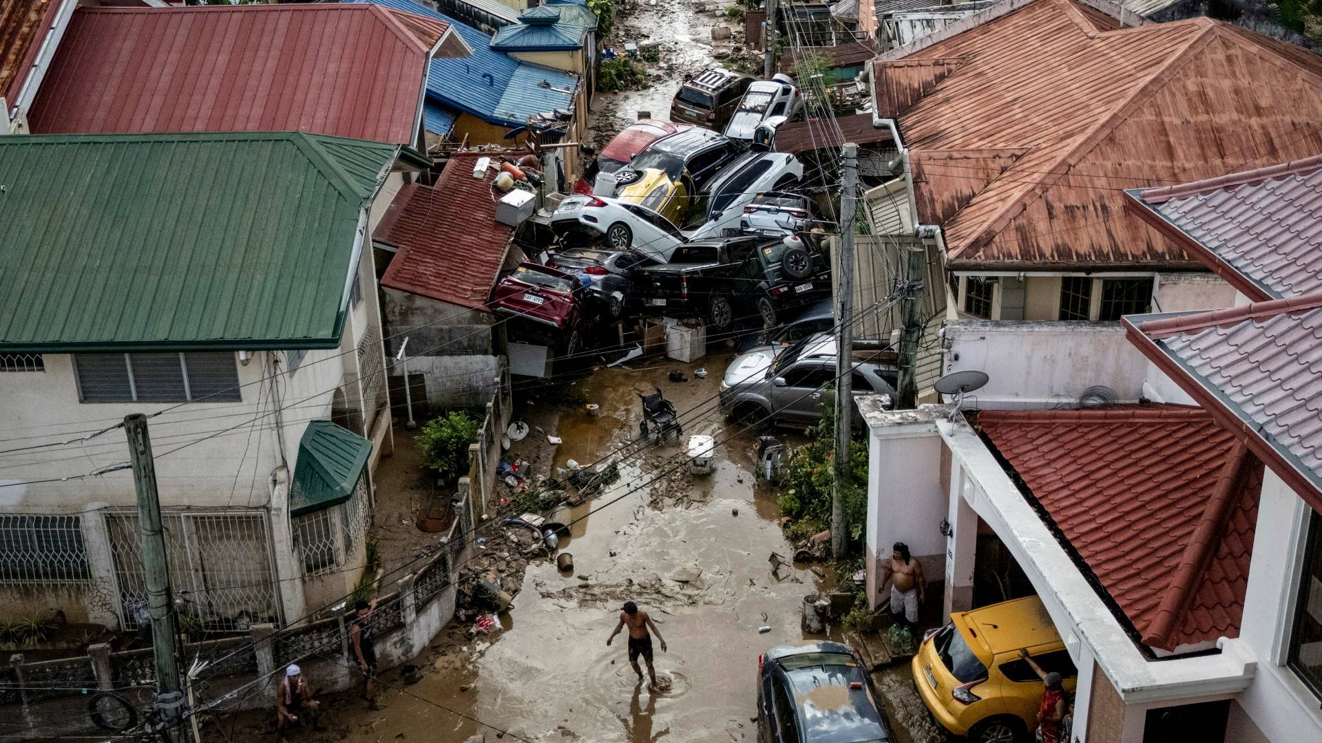 Το 2025 μέσα από 30 φωτογραφίες – Τα γεγονότα που σημάδεψαν τη χρονιά που πέρασε-30