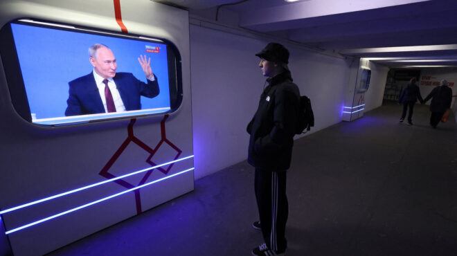 πούτιν-παντού-η-μόσχα-εγκαθιστά-34-000-οθόν-563999749