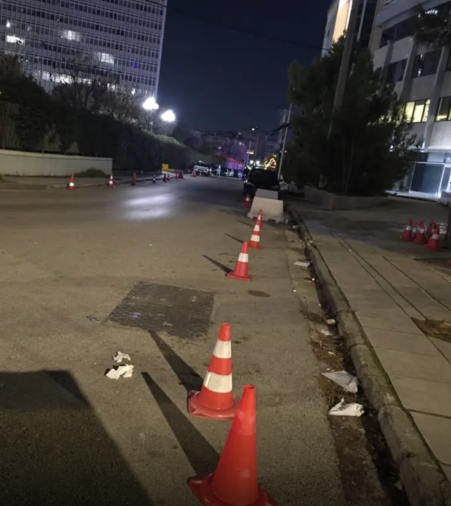 Παρκαδόροι στάθμευαν τα Ι.Χ. πελατών στον δρόμο με το αζημίωτο – 23 συλλήψεις-1