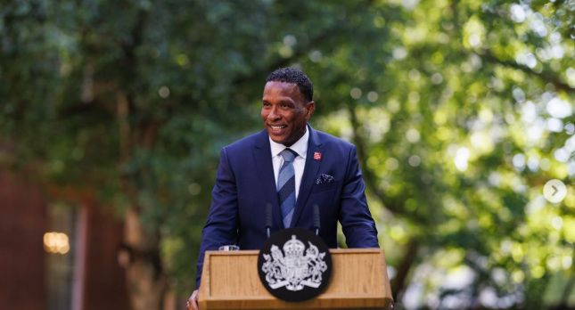 κόκκινη-κάρτα-του-σάκα-χίσλοπ-στον-κ-563959294