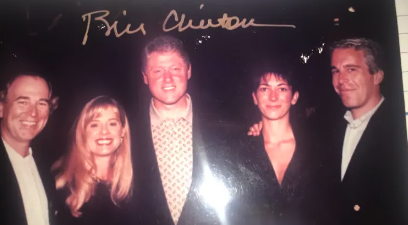 Υπόθεση Επσταϊν: Νέες φωτογραφίες στη δημοσιότητα με Τραμπ, Γκέιτς και Μπάνον-5