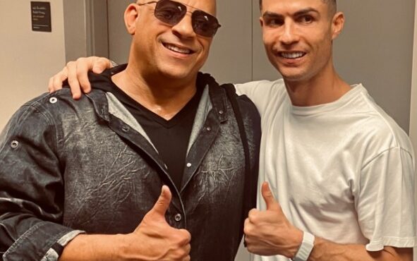 ο-κριστιάνο-ρονάλντο-έτοιμος-να-πατήσ-563976427