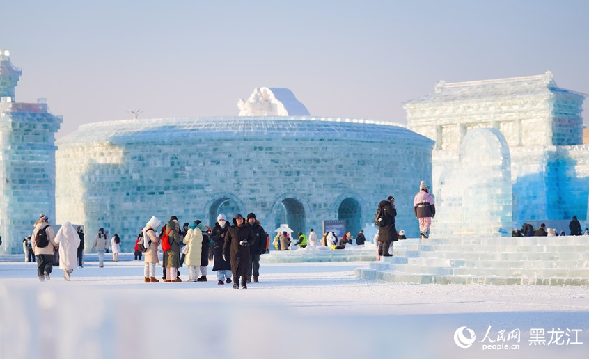 Ανοιξε στη Χαρμπίν το μεγαλύτερο θεματικό πάρκο από πάγο στον κόσμο-2
