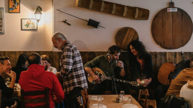 γιορτές-στα-κουτούκια-της-αθήνας-5-μαγα-563993161