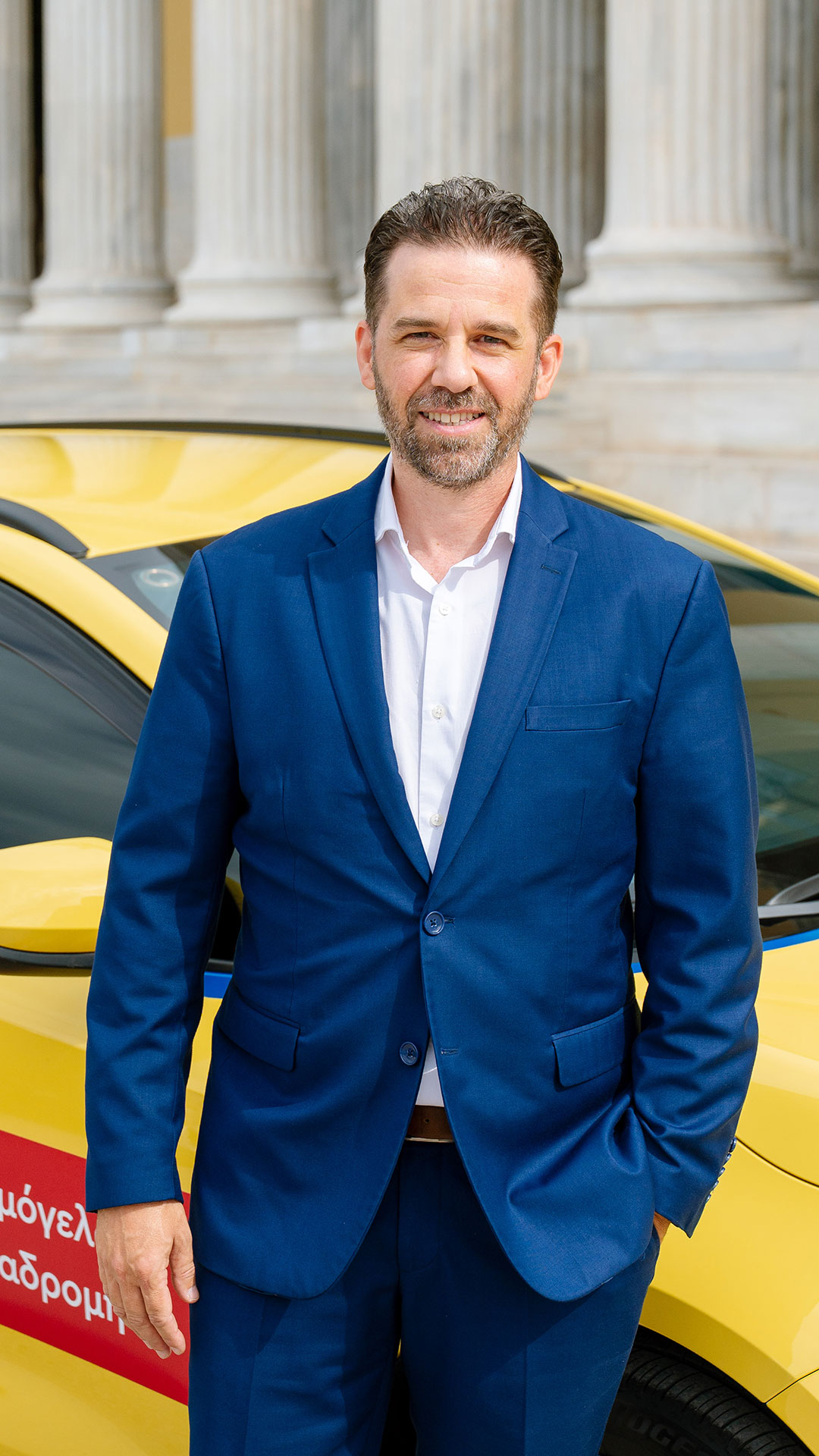 Ποιος ξέχασε το σπαθί του στο ταξί;-1