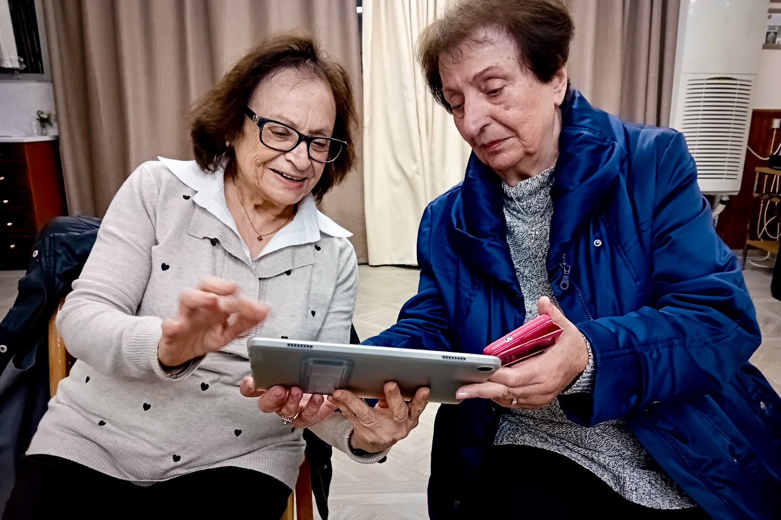 κάθε-απόγευμα-ανοίγω-το-τάμπλετ-και-χ-563972437