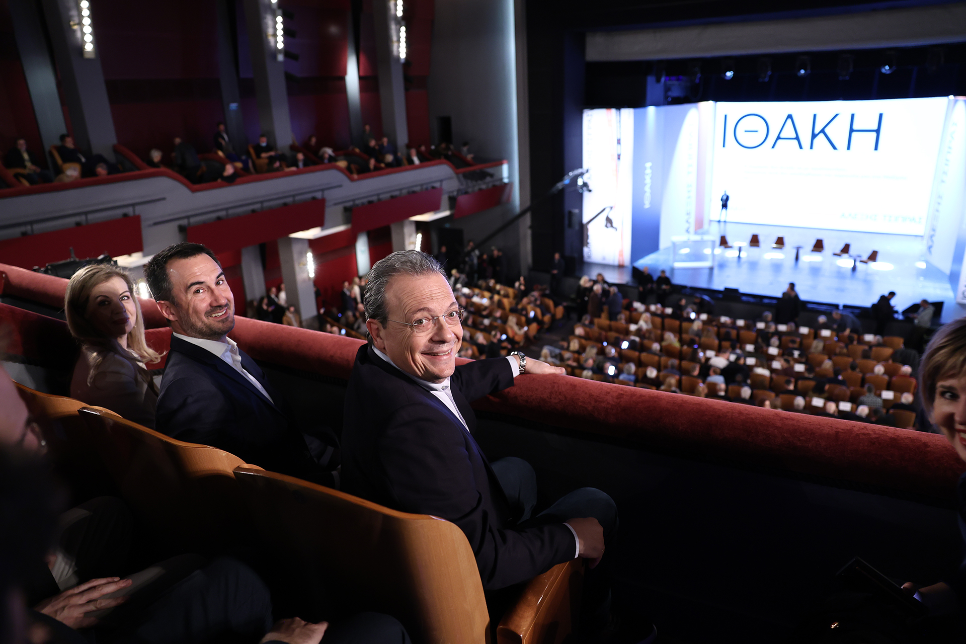 Διαβάστε στην «Καθημερινή της Κυριακής»-4