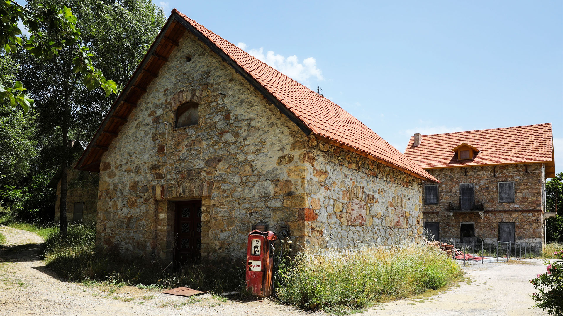 Το σχέδιο αξιοποίησης 24 κτιρίων στο Τατόι-1