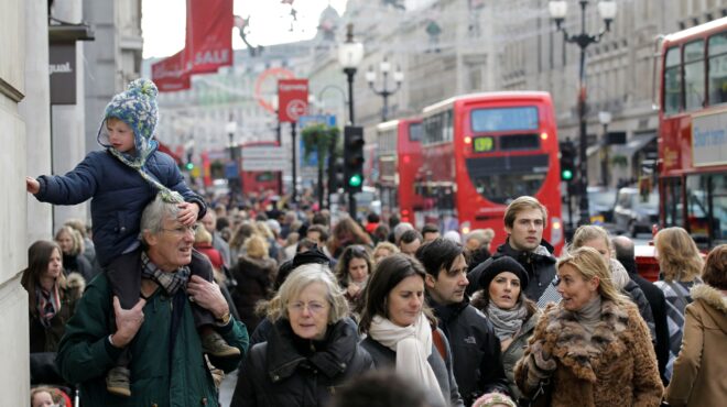 πτώση-του-αεπ-στη-βρετανία-τον-οκτώβρι-563973814