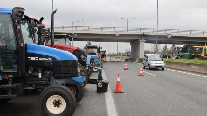 αγροτικές-κινητοποιήσεις-παραμένου-563989951