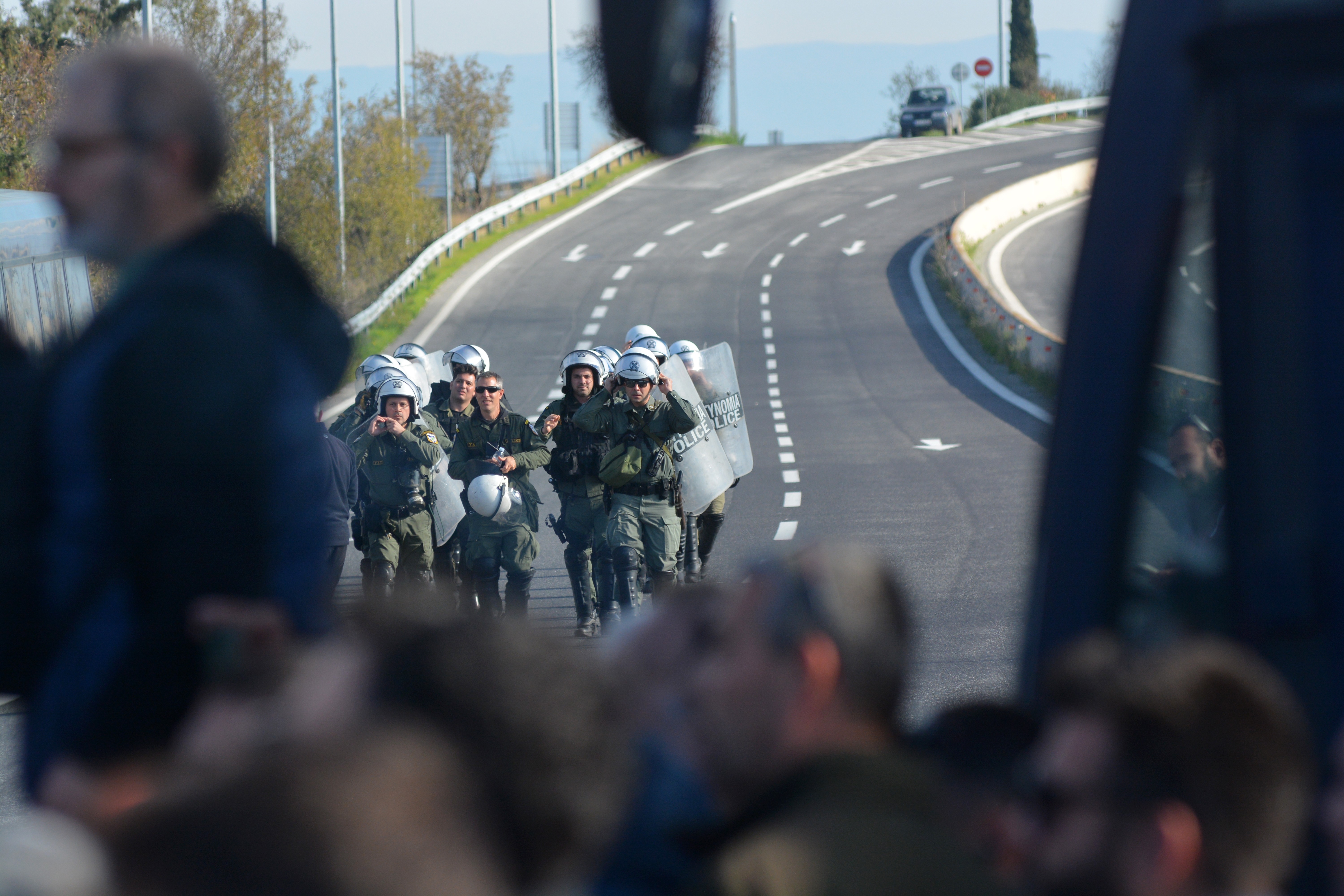 Κομμένη στα δύο η Ελλάδα – 2η ημέρα με μπλόκα αγροτών-4