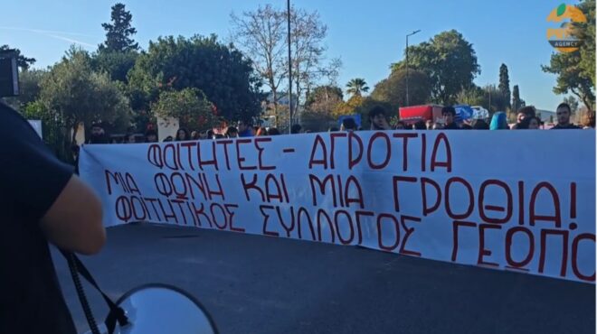 τσιάρας-και-χατζηδάκης-σε-κρητικούς-α-563970373