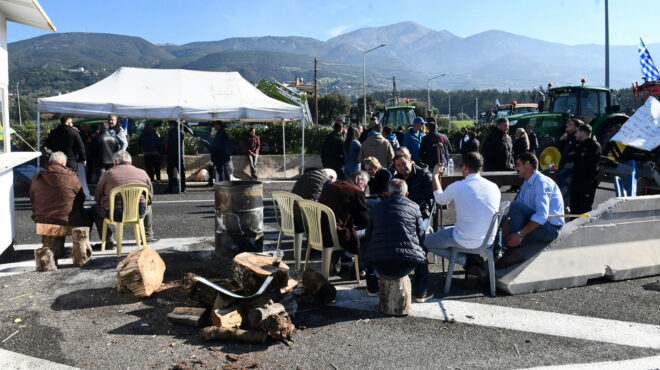 δυτική-ελλάδα-σε-εγρήγορση-στα-μπλόκα-563974993
