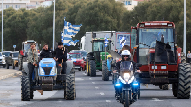 θεσσαλονίκη-στο-λιμάνι-αγρότες-από-όλ-563972035
