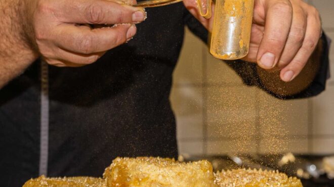 κουραμπιέδες-πατούδα-και-ξεροτήγανα-563976496