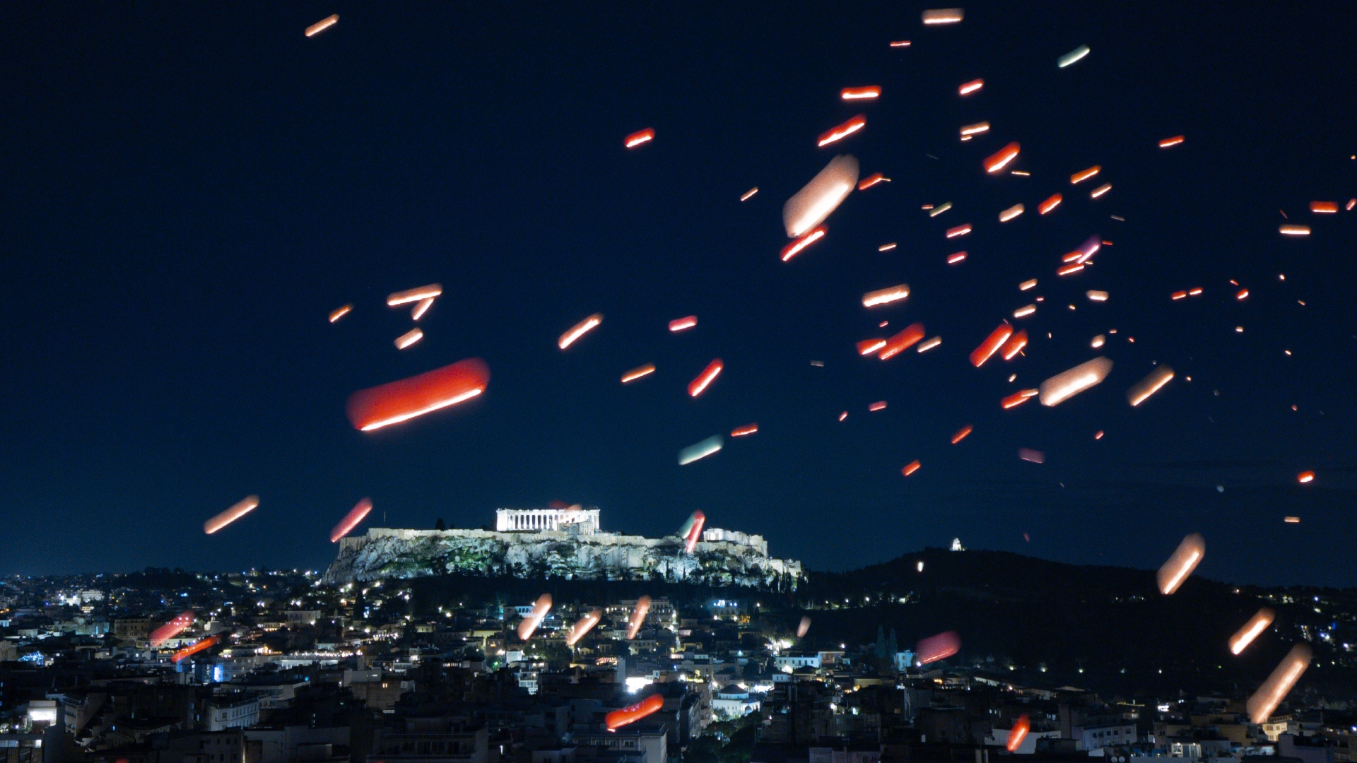 Στον ουρανό της Αθήνας χιλιάδες φαναράκια για τη «Νύχτα των Ευχών» [εικόνες]-5