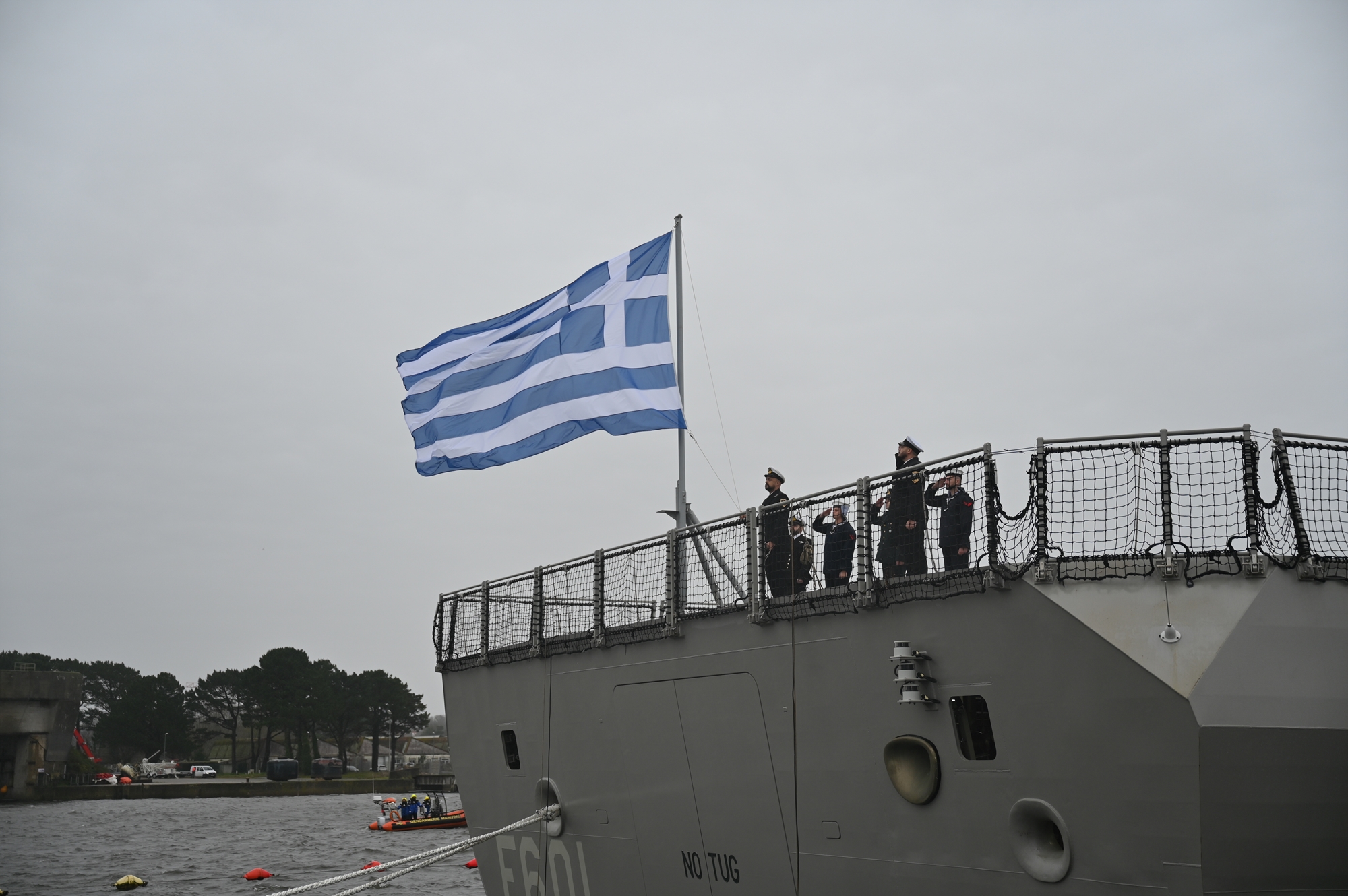 Ποιοτικό άλμα για το Πολεμικό Ναυτικό: H ελληνική σημαία υψώθηκε στον «Κίμωνα» – Τα επόμενα βήματα-1