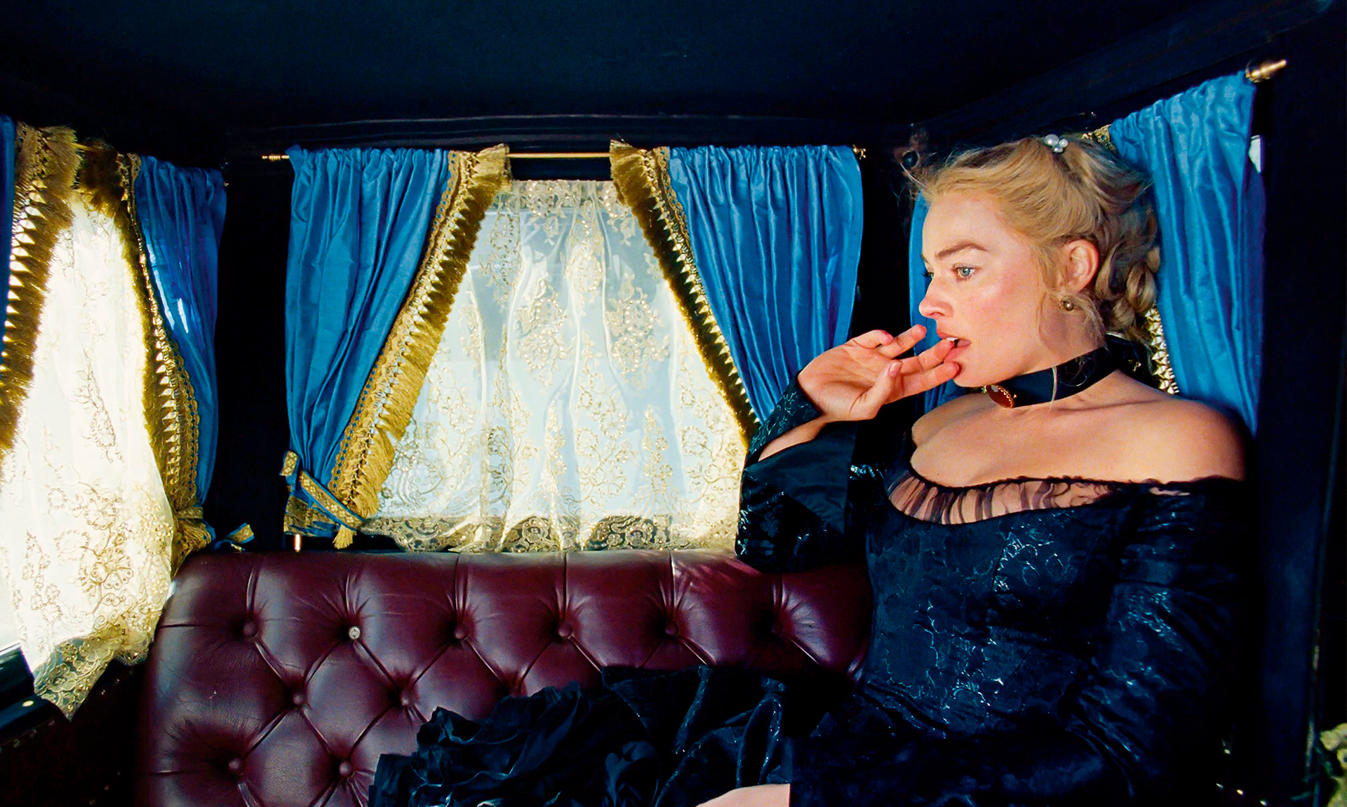 Βαμπίρ, φαντάσματα, ζόμπι: Ο γοτθικός τρόμος κατακτά τα σινεμά-5