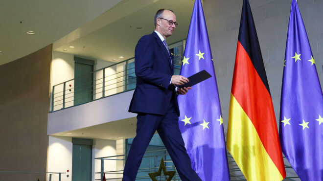 γερμανία-ο-μερτς-πέρασε-επιτυχώς-το-κρ-563961934