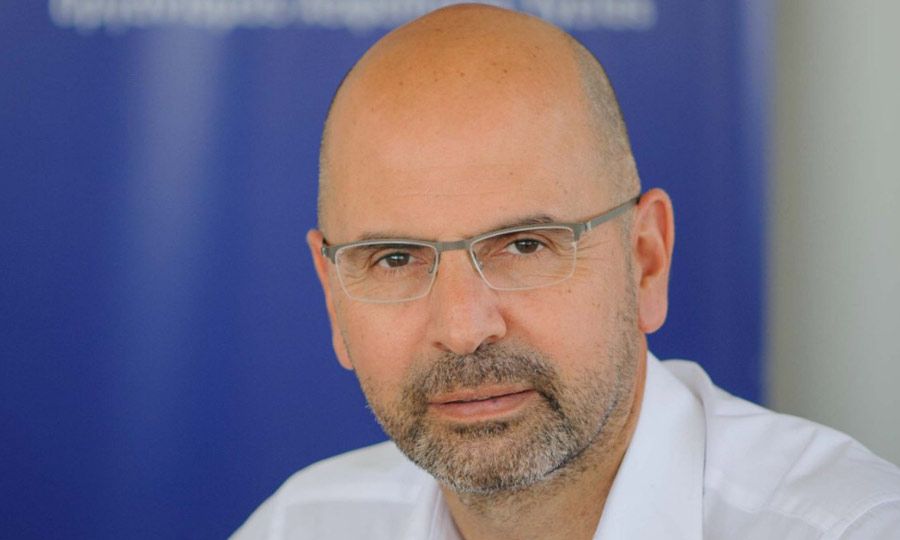 Κύπρος: Σάλος στα social media με τη μεταμφίεση του γενικού ελεγκτή-1