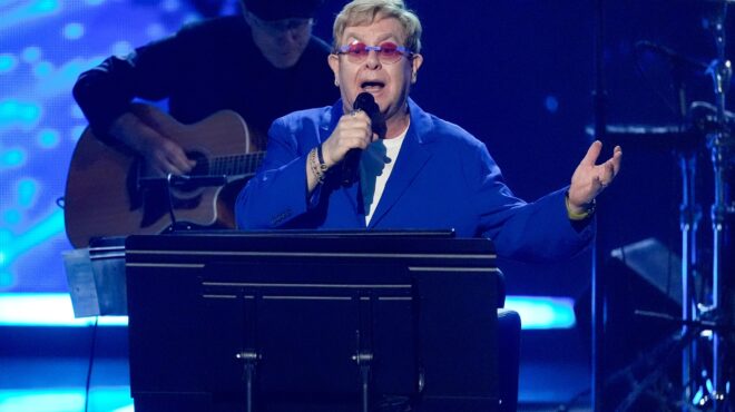 το-πάνω-χέρι-πήραν-οι-καλλιτέχνες-στ-563979814