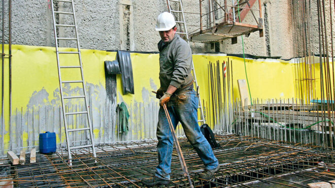 ποιοι-προλαβαίνουν-έξοδο-από-την-εργα-563997049