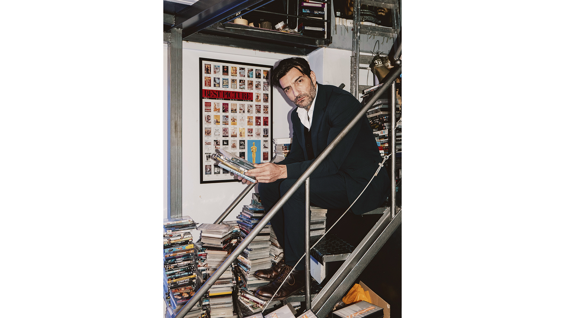 σε-ένα-βιντεοκλάμπ-με-τον-νίκο-κουρή-563993809