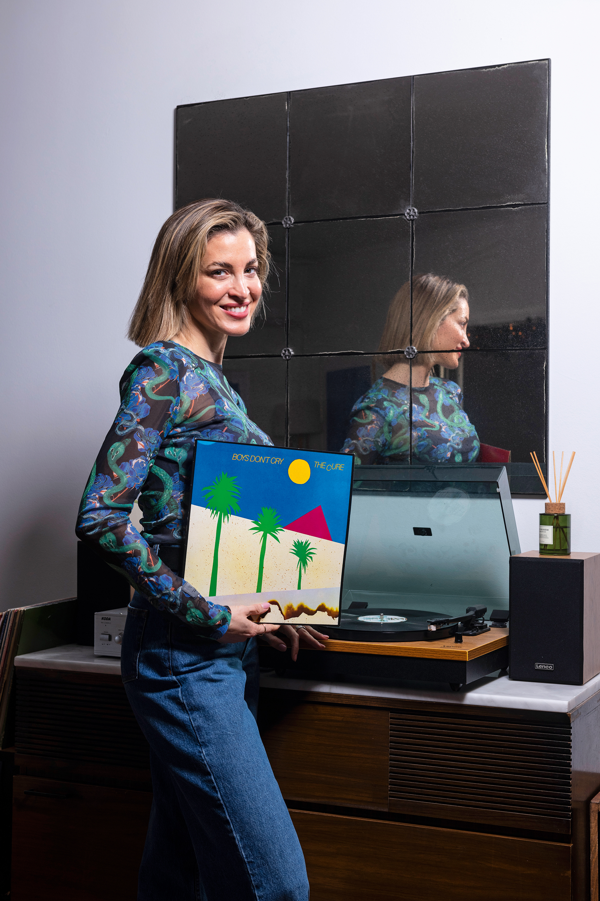 «Η αγάπη χάνεται, τα πικάπ μένουν»-2