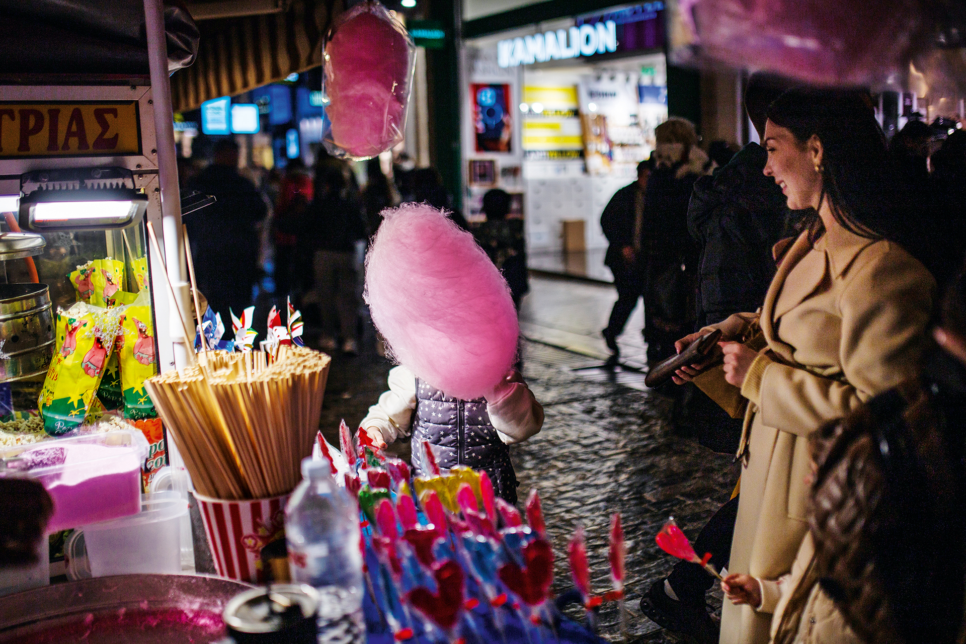 10 φωτογραφίες που δίνουν το στίγμα της γιορτινής Αθήνας-7