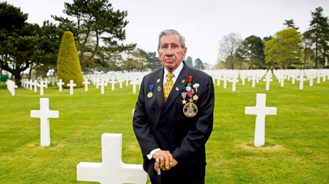 τσαρλς-νόρμαν-σέι-1924-2025-η-πολεμική-οδύσσε-563975116