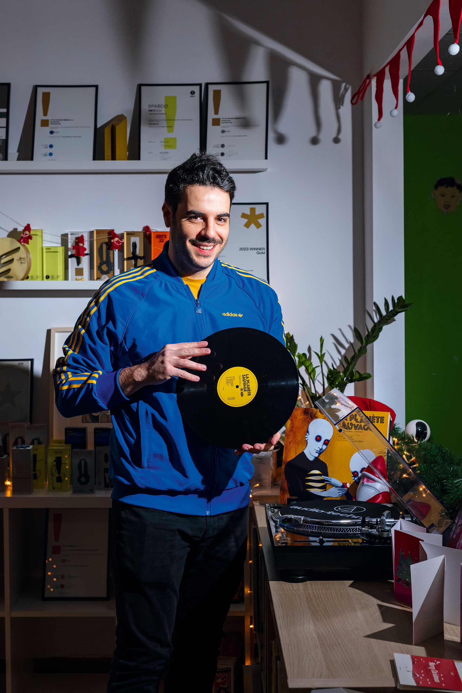 «Η αγάπη χάνεται, τα πικάπ μένουν»-6