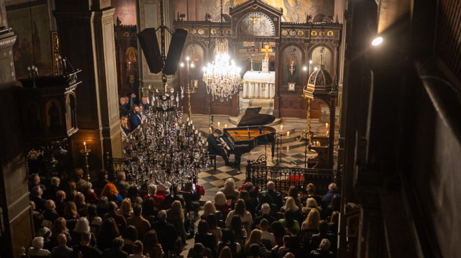 δύο-πιανίστες-στην-παγκόσμια-ημέρα-αγ-563990197