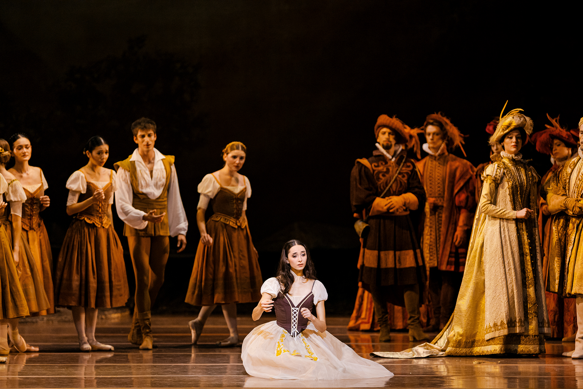 Ελίζαμπετ Τόνεφ, το νέο αστέρι του μπαλέτου-4