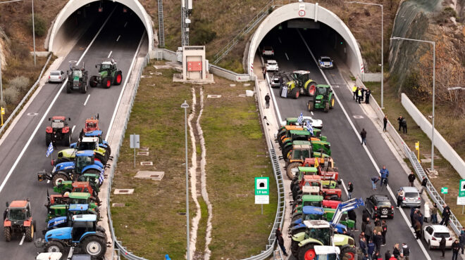 ταλαιπωρία-για-ταξιδιώτες-πλήγματα-σ-563999329