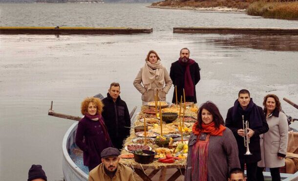 χριστούγεννα-στις-πρέσπες-ένα-τραπέζ-563991187