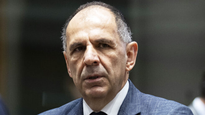 εντός-και-εκτός-πρόεδρος-βουλής-λιβ-563958679