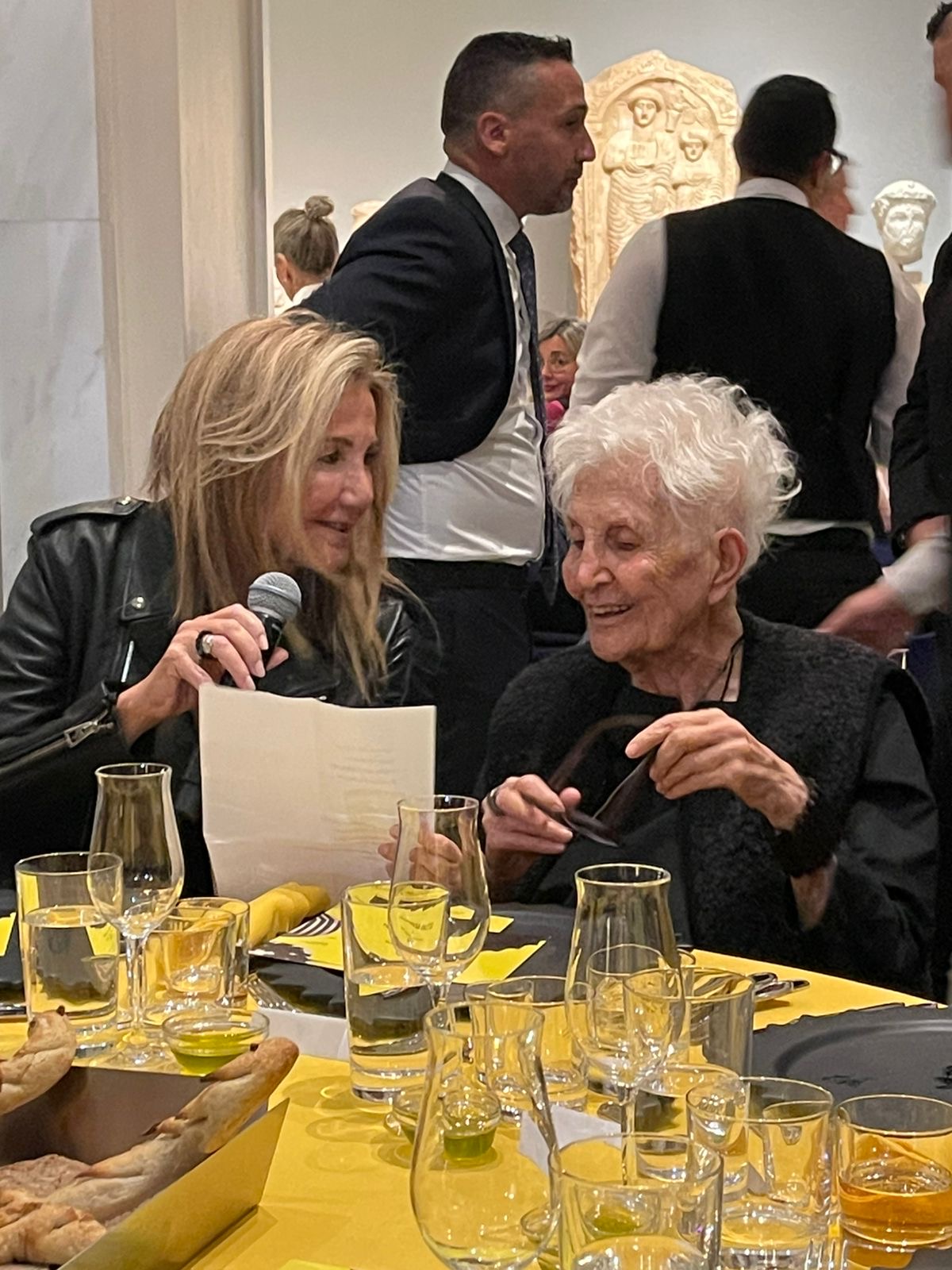 Ο κεραμικός πλούτος της Ελένης Βερναδάκη στο γκαλά του Μουσείου Μπενάκη-1