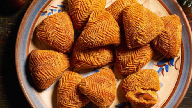 μελομακάρονα-ισλί-με-κάστανο-στη-ζύμη-563962024