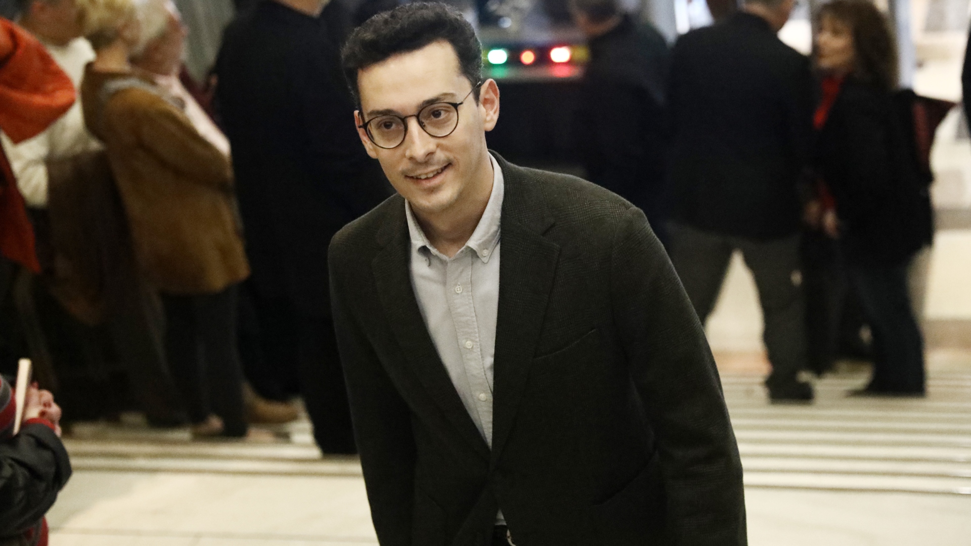 Στο φουαγέ του «Παλλάς» – Ποιοι έδωσαν το «παρών» στην παρουσίαση του βιβλίου Τσίπρα [εικόνες]-19