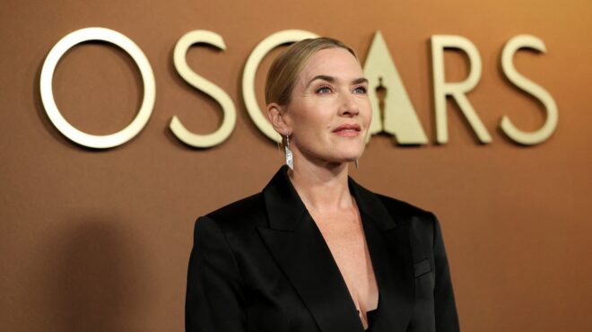 κέιτ-γουίνσλετ-περήφανη-για-τον-γιο-563957071