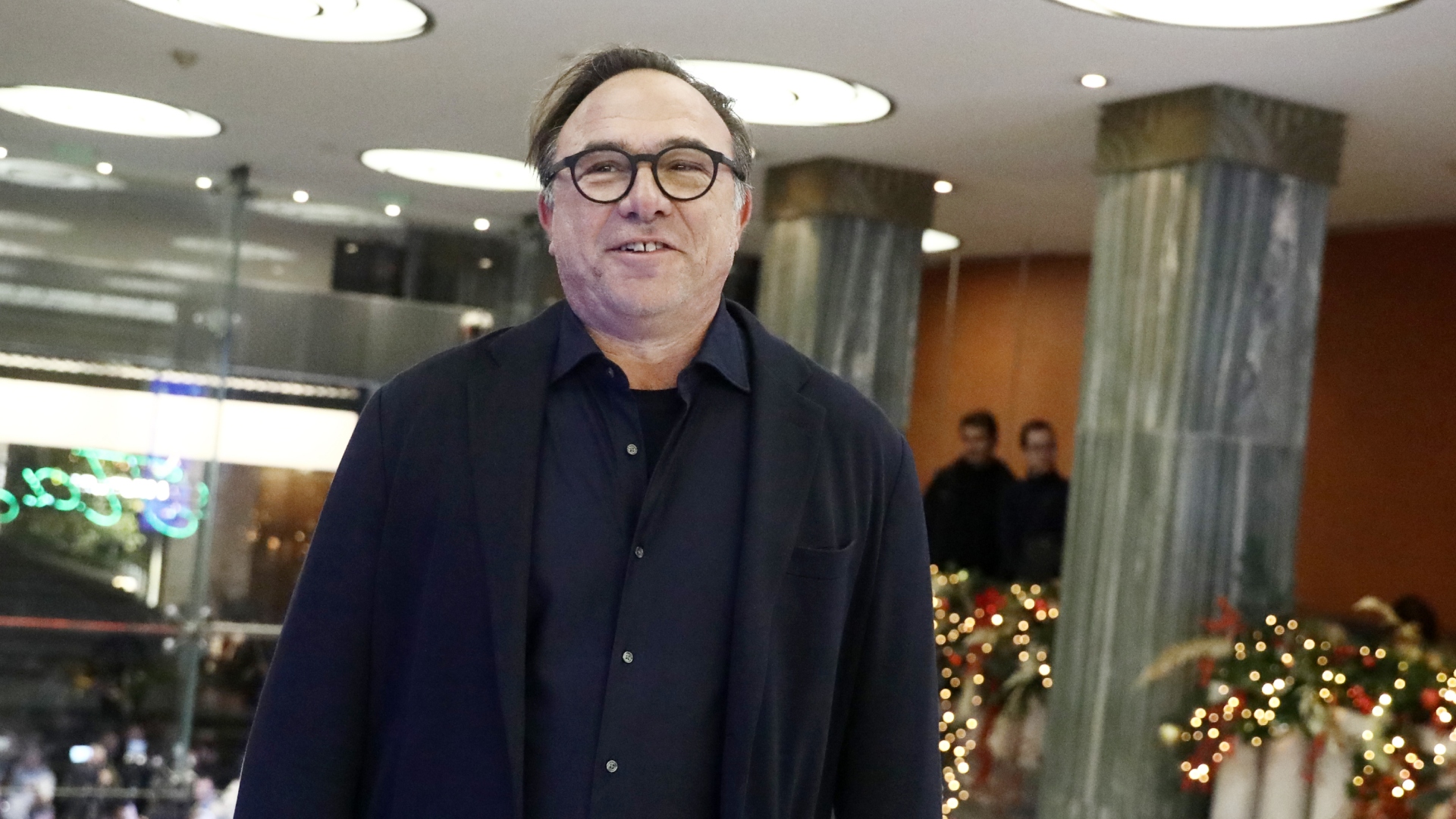 Στο φουαγέ του «Παλλάς» – Ποιοι έδωσαν το «παρών» στην παρουσίαση του βιβλίου Τσίπρα [εικόνες]-16