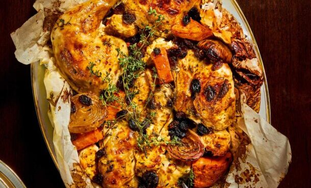 κοτόπουλο-στη-λαδόκολλα-με-γλυκοπατά-563980264