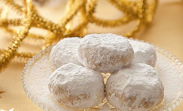 κουραμπιέδες-με-λάδι-της-γιαγιάς-και-ό-563969596