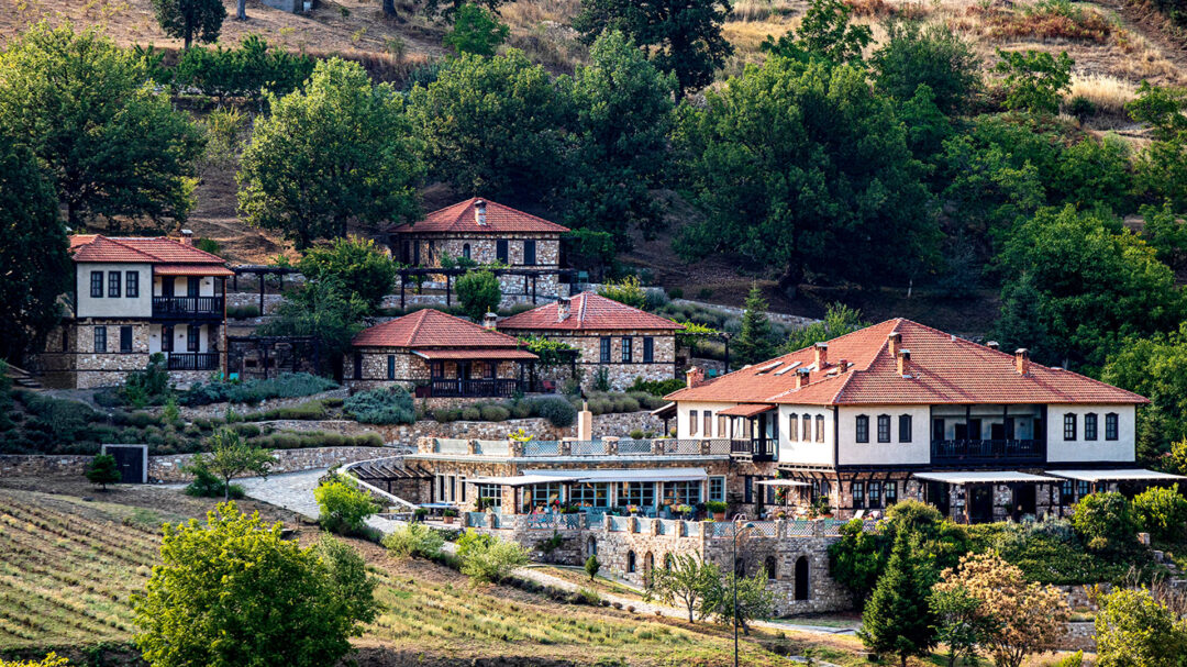 μακεδονία-4-ξεχωριστοί-ξενώνες-για-από-563982808