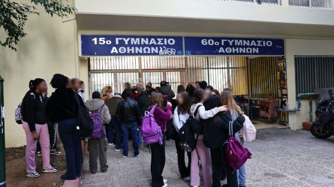 εχουν-μαχαίρι-έτσι-για-μαγκιά-είναι-μ-563978293