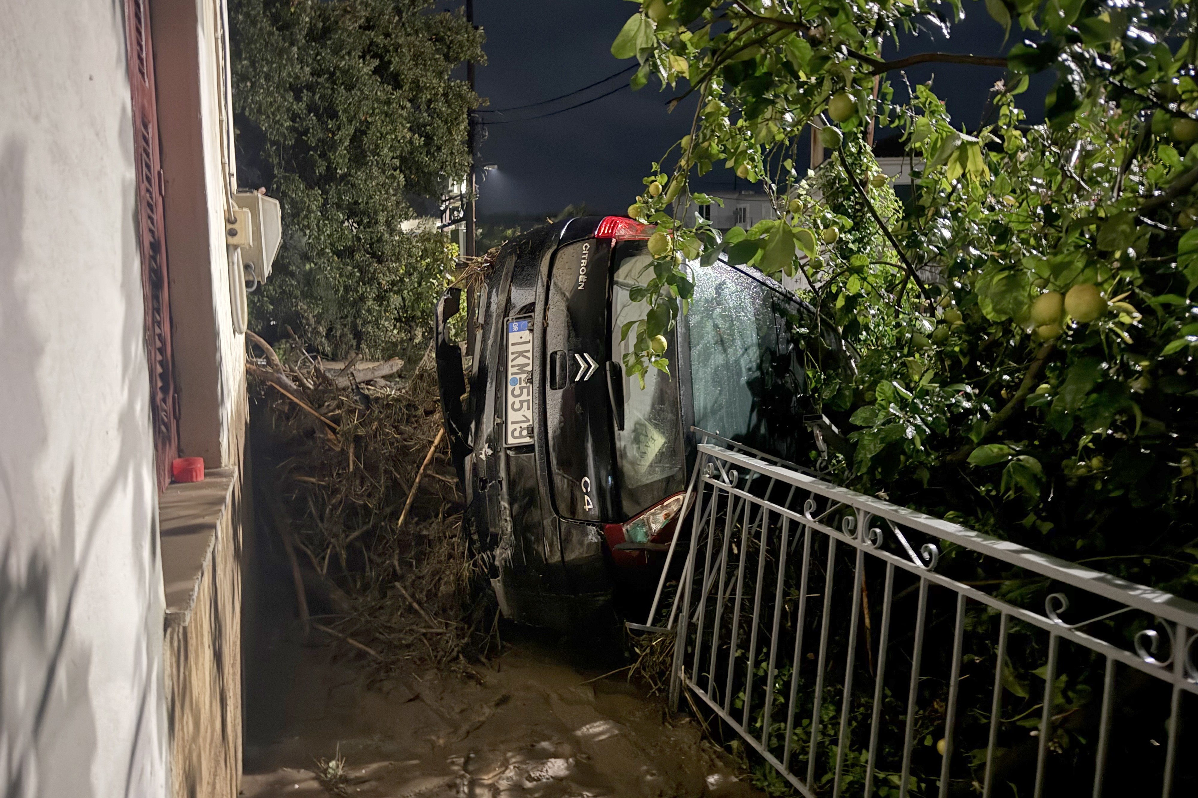 Εικόνες από το πέρασμα της κακοκαιρίας Byron-10