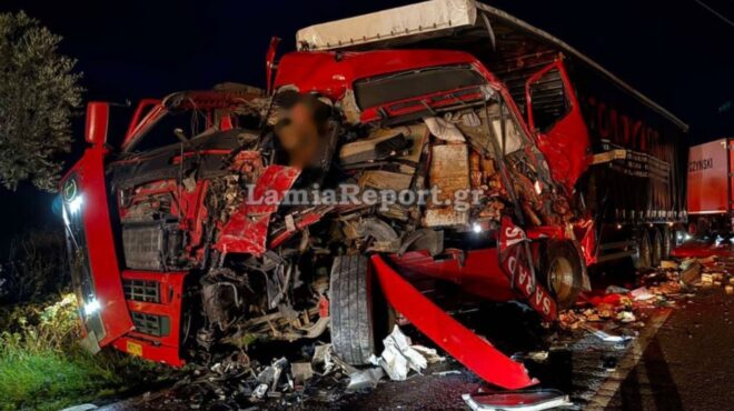 σφοδρό-τροχαίο-έξω-από-την-αμφίκλεια-563964382