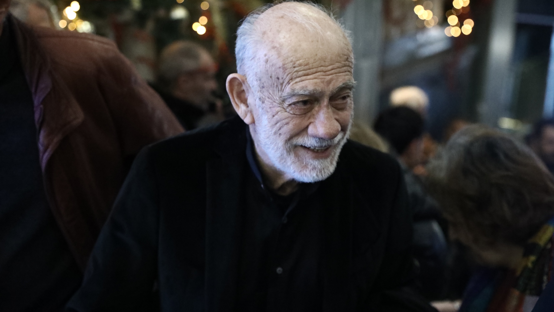 Στο φουαγέ του «Παλλάς» – Ποιοι έδωσαν το «παρών» στην παρουσίαση του βιβλίου Τσίπρα [εικόνες]-34