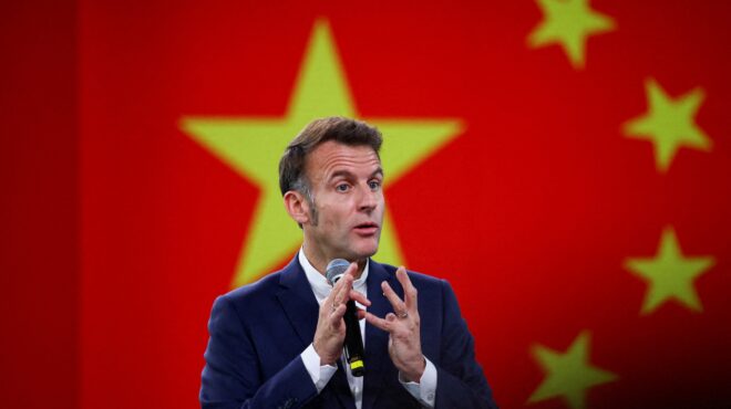 ο-μακρόν-στην-κίνα-πάντα-πινγκ-πονγκ-κ-563959153