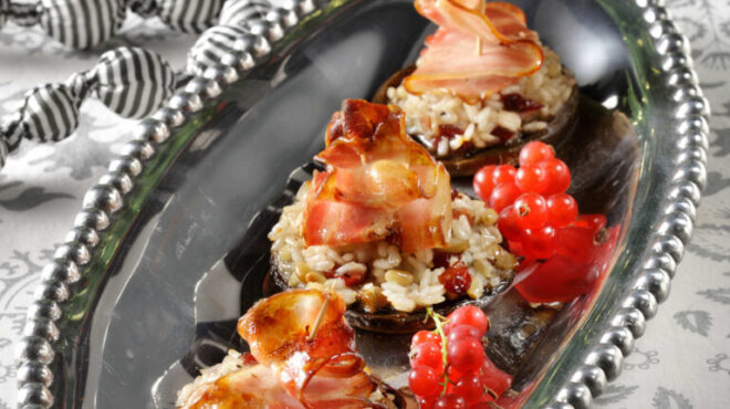 μανιτάρια-γεμιστά-με-πολίτικη-γέμιση-563993959